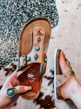 Cargar imagen en el visor de la galería, Cowtown - Sandals