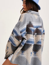 Cargar imagen en el visor de la galería, Monahans Blue Tone Aztec Raw Edge Lightweight Jacket