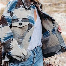 Cargar imagen en el visor de la galería, Monahans Blue Tone Aztec Raw Edge Lightweight Jacket