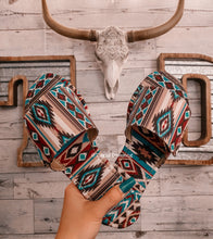Cargar imagen en el visor de la galería, Hill Country - Slip On Sandals
