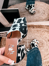 Cargar imagen en el visor de la galería, Not My Kind Of Herd - Platform Heel
