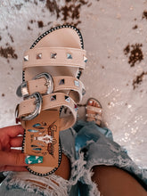 Cargar imagen en el visor de la galería, ORIGINAL Buckle Up Baby - Nude Sandals