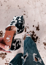 Cargar imagen en el visor de la galería, Not My Kind Of Herd - Platform Heel