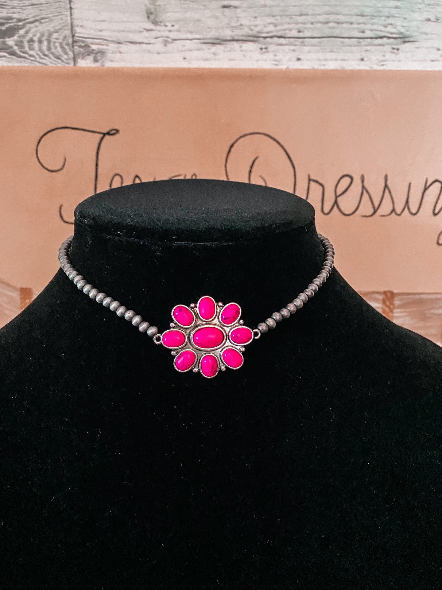 Frio Necklace/Choker - pink