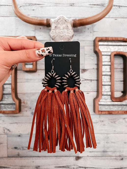 No One Like A Cowgirl - Tassel Earrings In Light Brown