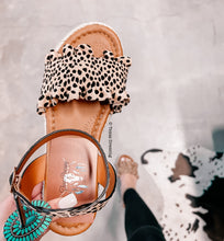 Load image into Gallery viewer, Cheetahlious Platform Sandal