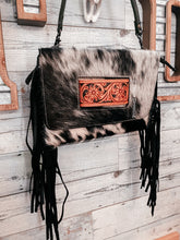 Load image into Gallery viewer, Opt2 Loredo - Cowhide Leather Fringe Crossbody