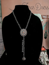 Load image into Gallery viewer, Concho Auburnlyn - Necklace