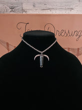 Cargar imagen en el visor de la galería, Texas Steer Necklace - Black