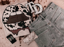 Load image into Gallery viewer, Dripping Cow Print Lips T-Shirt